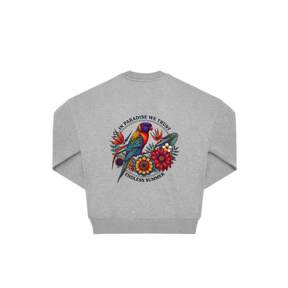 Rückseite grauer oversized Pullover mit Lorikeet-Aufdruck in botanischem Gewand mit 2 Ringen umzogen